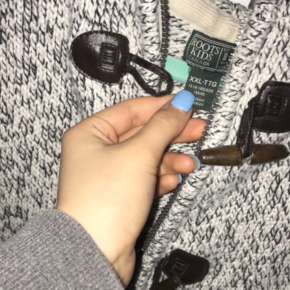 Roots cardigan ! - Picture 3 of 3